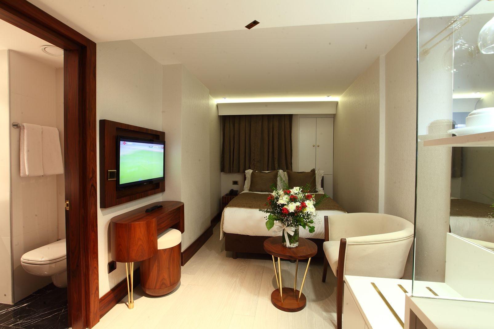 Victory & Hotel Istanboel